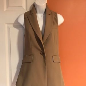 ☃️☃️Women’s Elongated Fitted One Button Vest  S